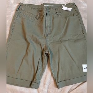 NWT Old Navy Green High Rise Bermuda Shorts 9” sz 14